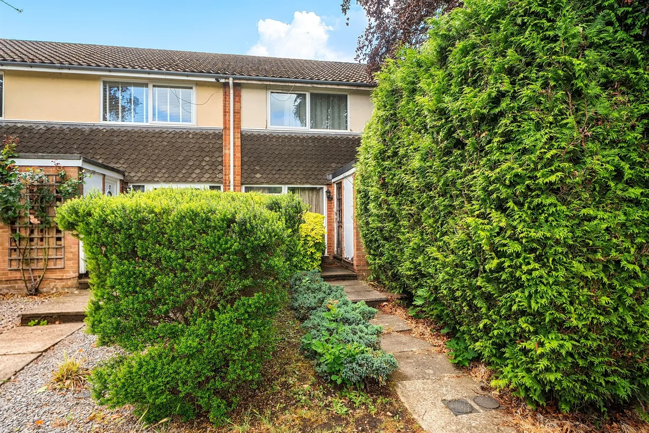 2 bed flat for sale — Ray Park Avenue, Maidenhead
