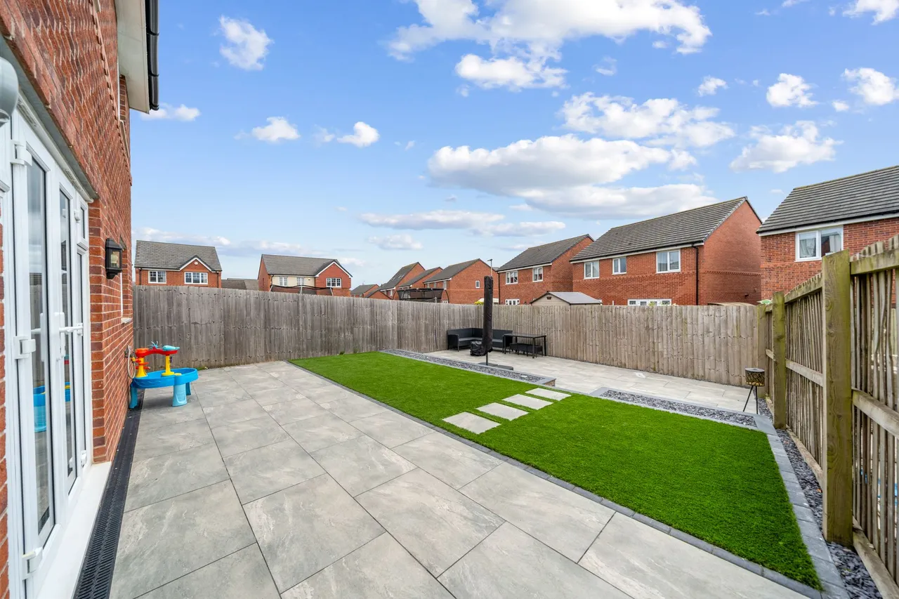 Croft Field, Golborne, Warrington, Warrington, WA3 3YR, photo 17