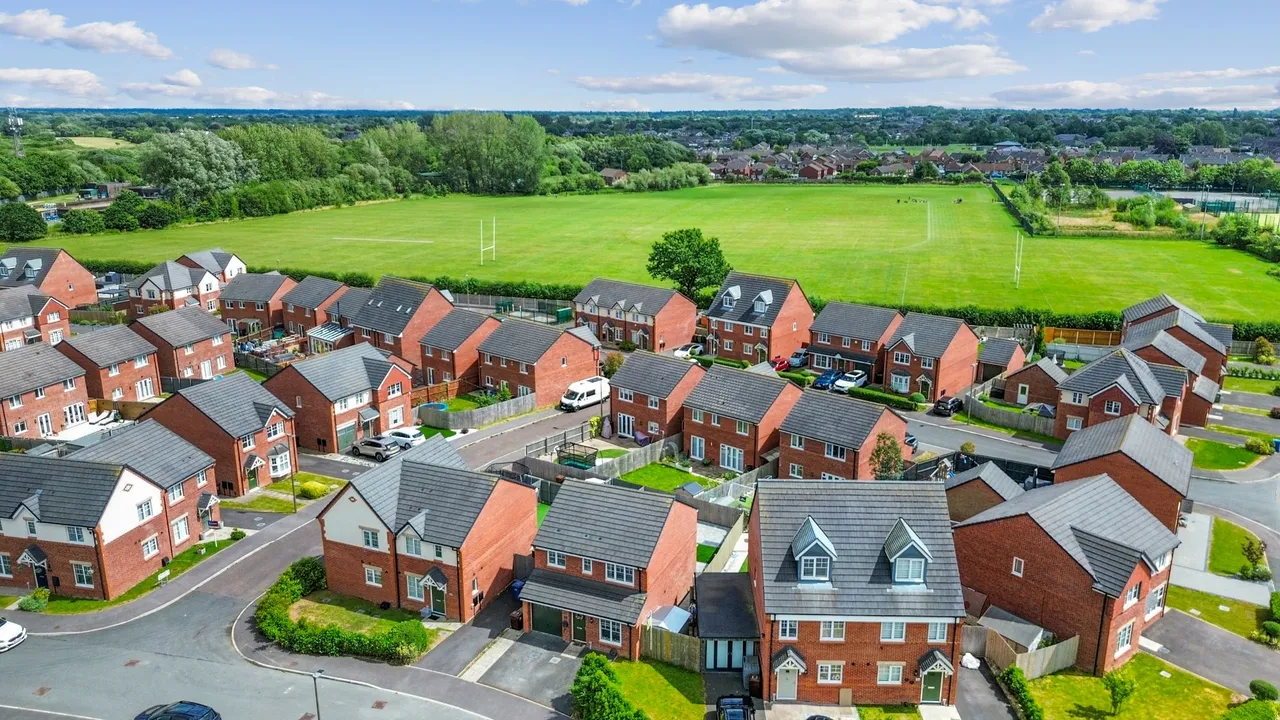 Croft Field, Golborne, Warrington, Warrington, WA3 3YR, photo 14