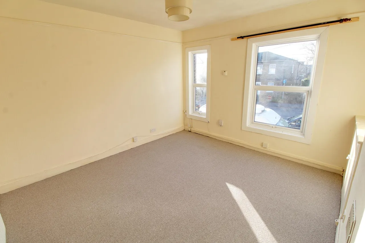 Lincoln Road, Peterborough, PE1, photo 3