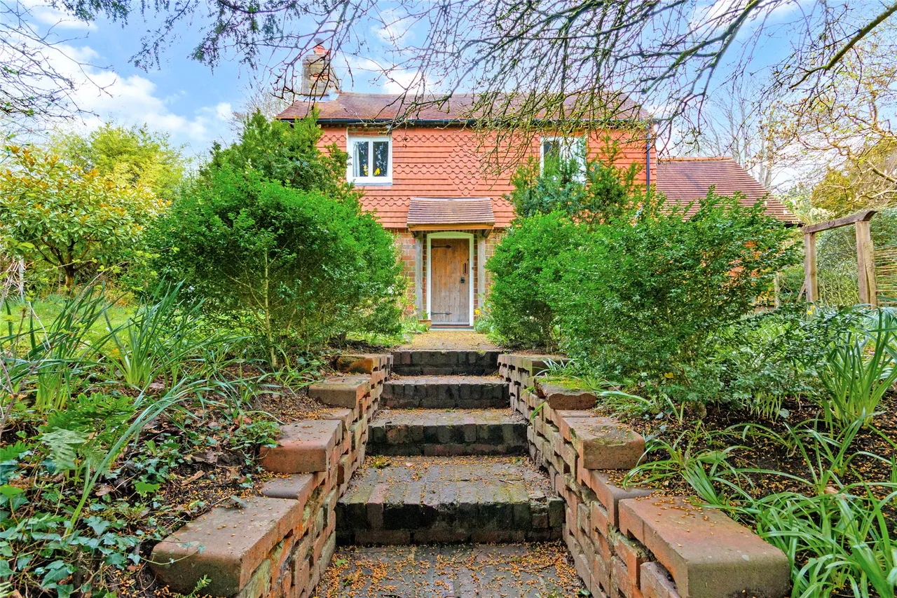 Brook Road, Sandhills, GU8, photo 32