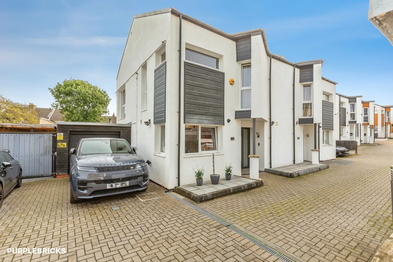 3 bed house for sale, Mill Road, Gillingham, ME7
