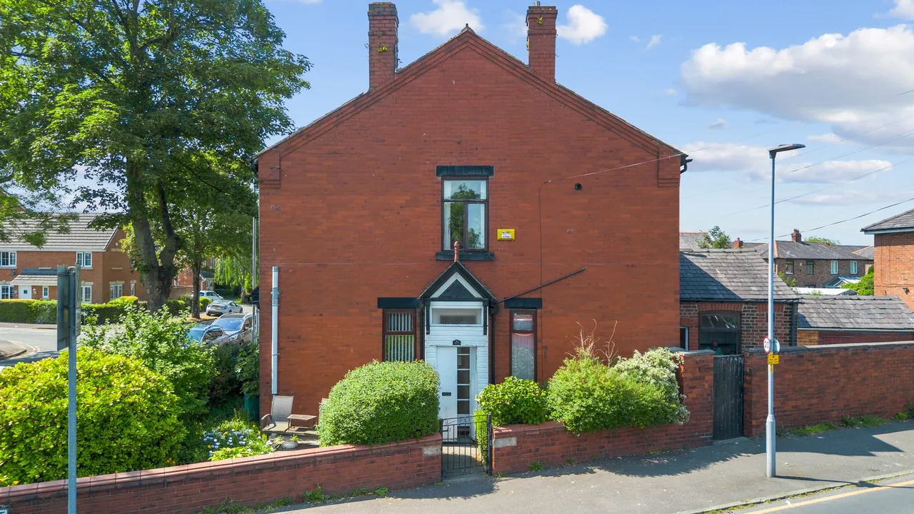 3 bed house for sale — Holden Road, Leigh, Leigh, WN7 1EX
