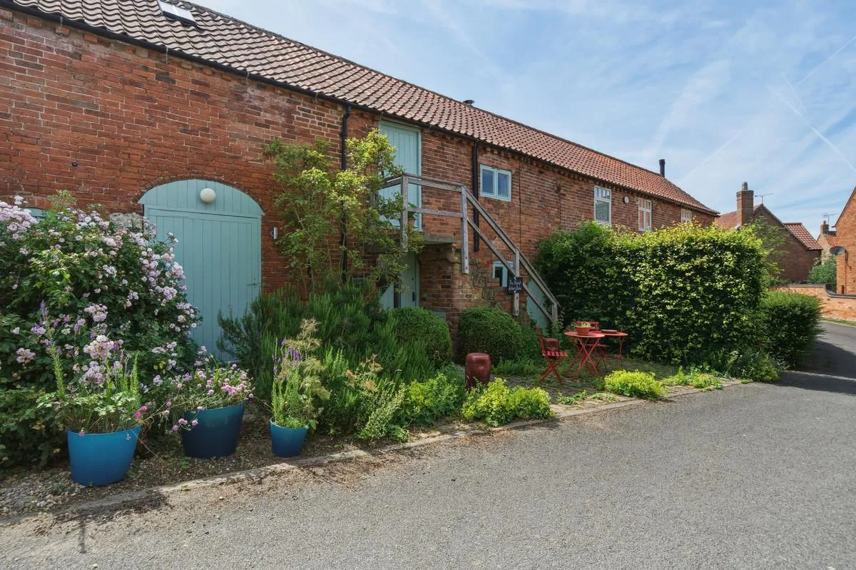 Main Street, Newark, NG23, photo 24