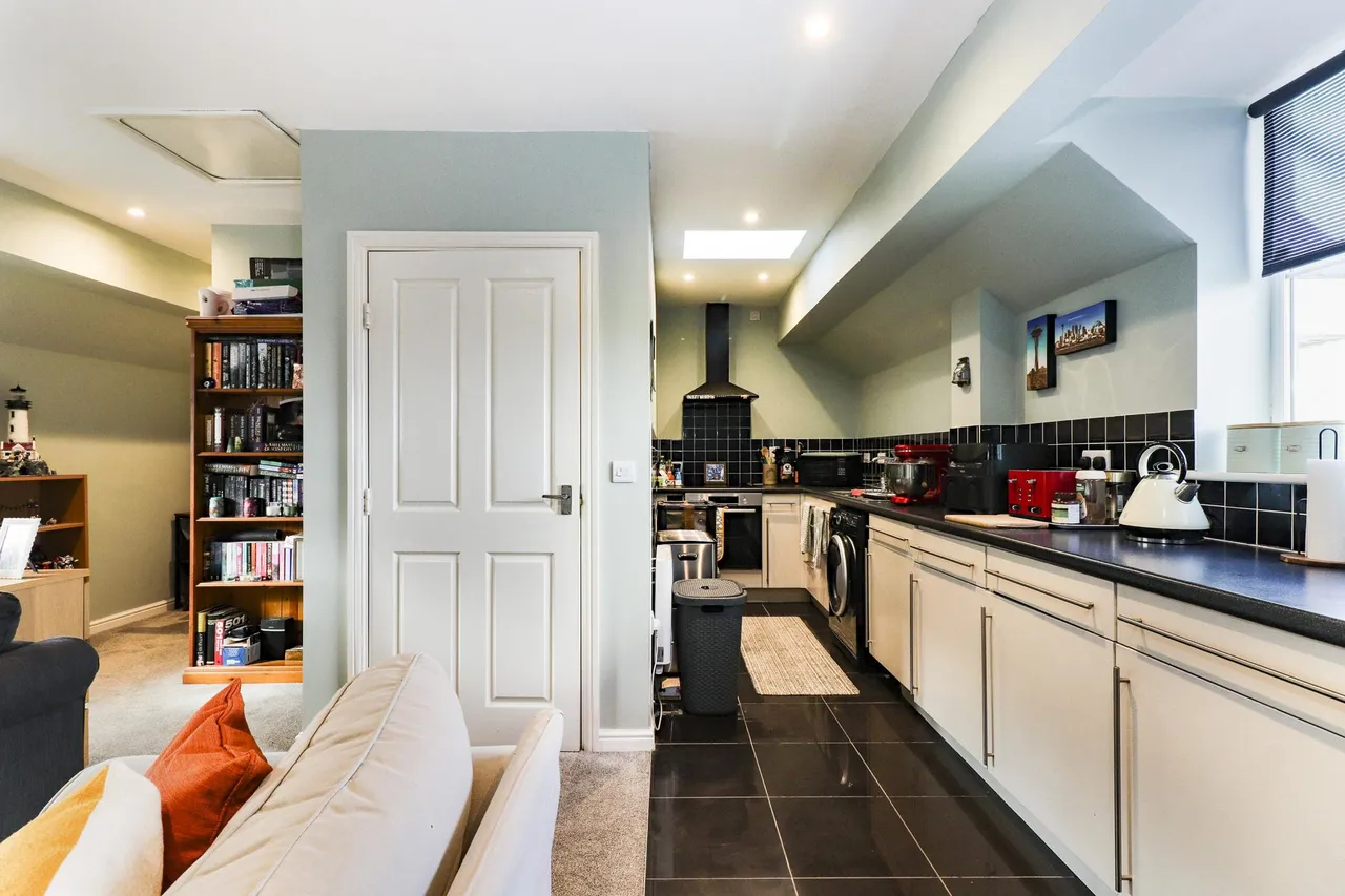 Queenswood Road, Sheffield, S6, photo 15