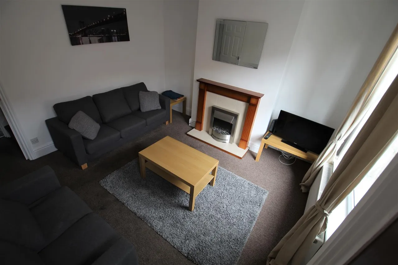 Beamsley Grove, Hyde Park, LS6, photo 2