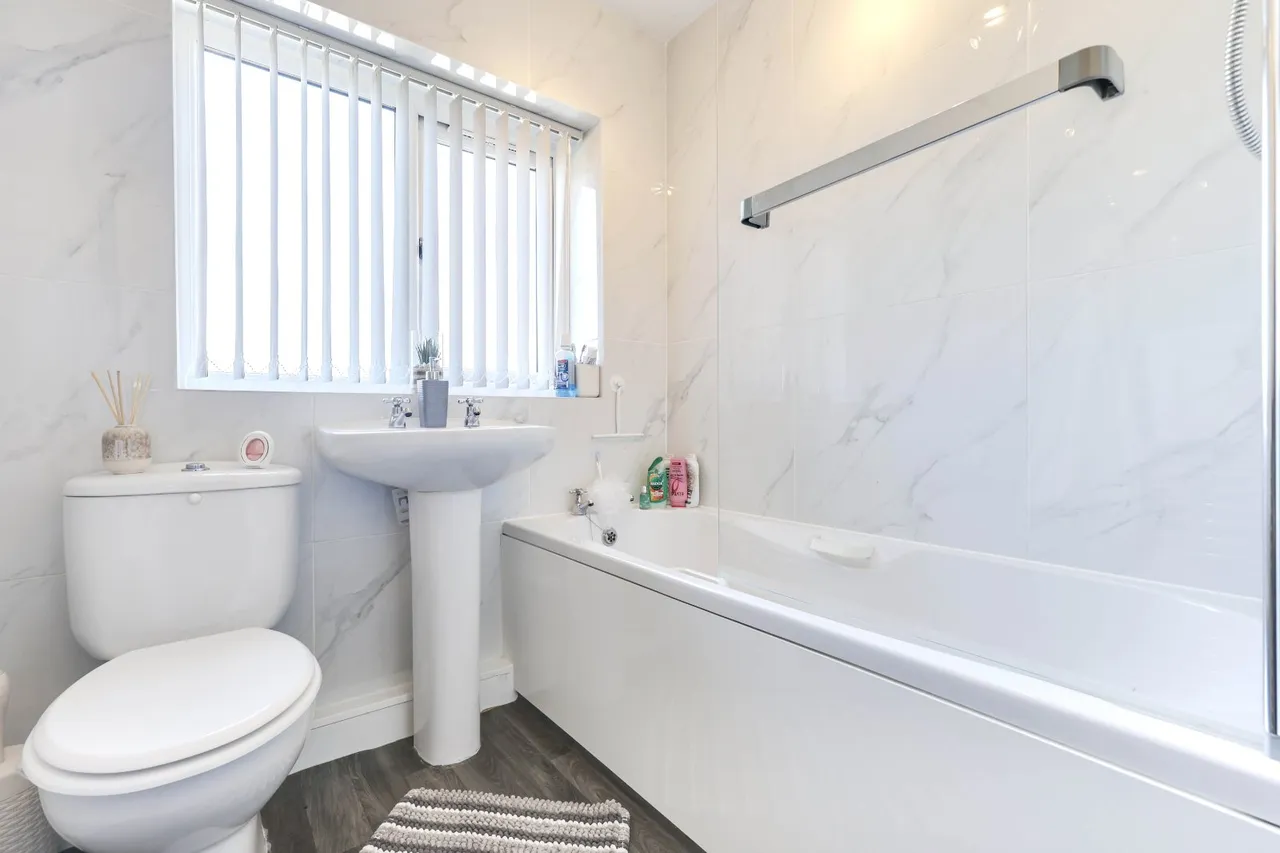Springfield Close, Horsforth, LS18, photo 13