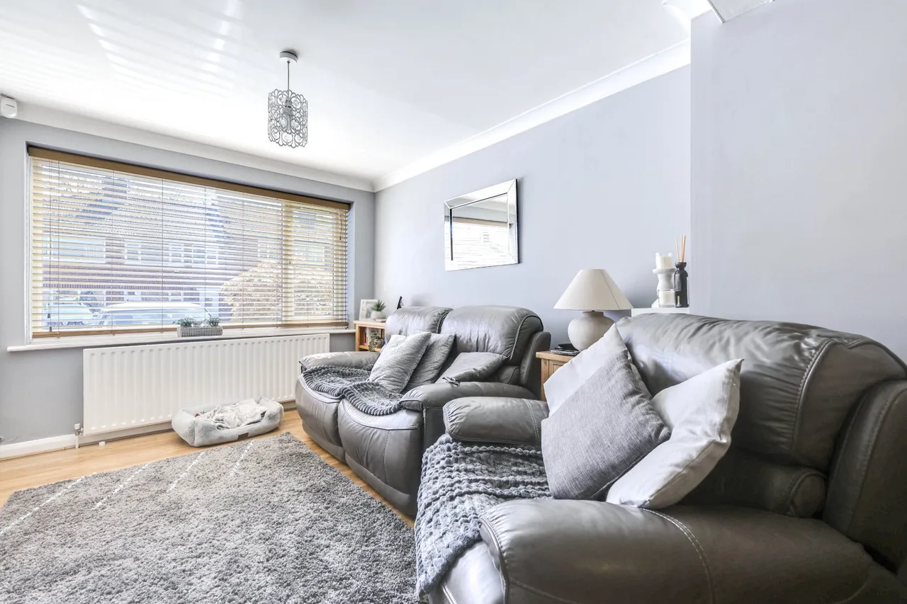 Springfield Close, Horsforth, LS18, photo 3