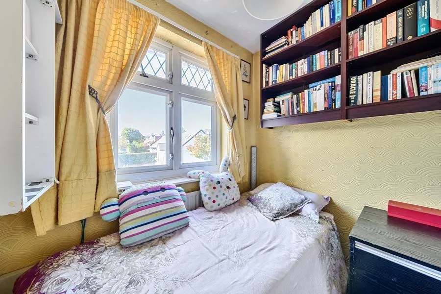 Holders Hill Drive, London, NW4, photo 12