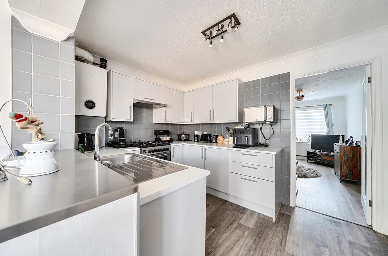 Lilac Close, Middleton-On-Sea, PO22, photo 5