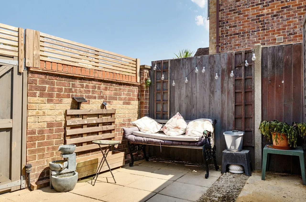 Lilac Close, Middleton-On-Sea, PO22, photo 17