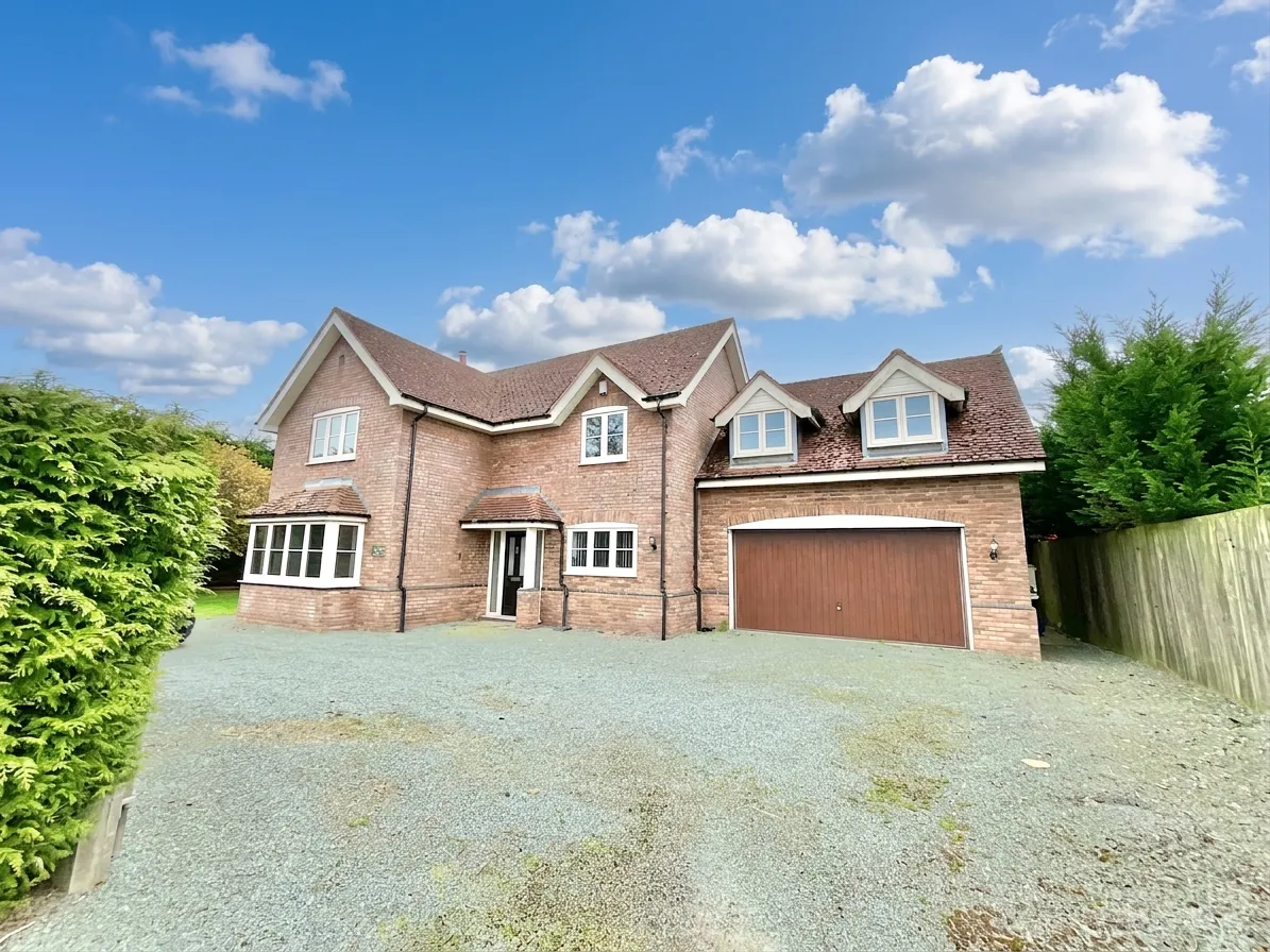 4 bed house to rent, Stafford Road, Knightley, ST20