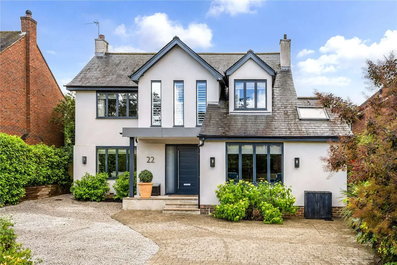 5 bed house for sale — Lodge Close, Stoke d'Abernon, Cobham, Surrey, KT11 2SG