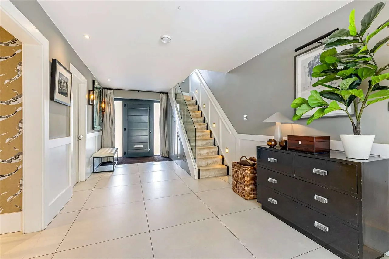 Lodge Close, Stoke d'Abernon, Cobham, Surrey, KT11 2SG, photo 10