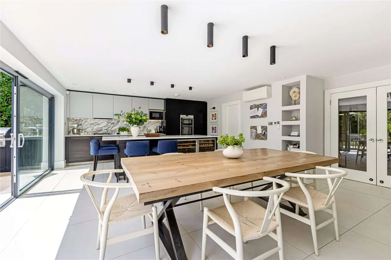 Lodge Close, Stoke d'Abernon, Cobham, Surrey, KT11 2SG, photo 6