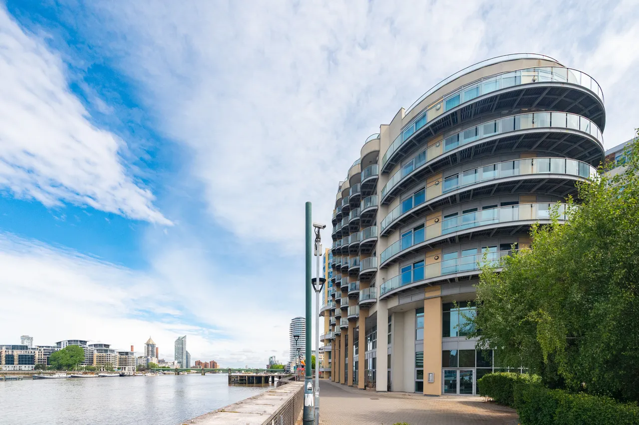 2 bed flat for sale, London, SW11