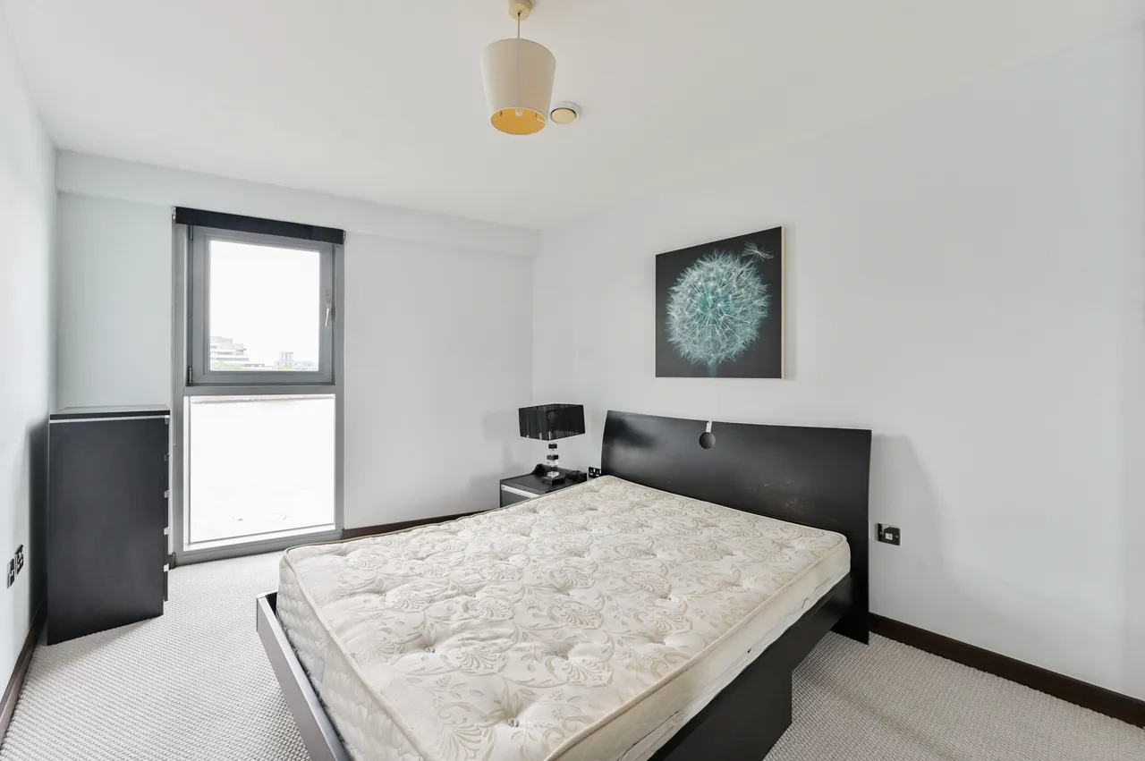 London, SW11, photo 6