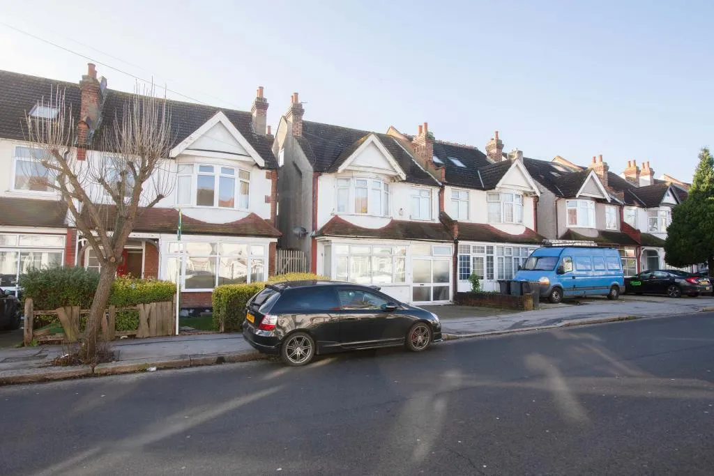 2 bed flat for sale, Galpins Road, Thornton Heath, CR7
