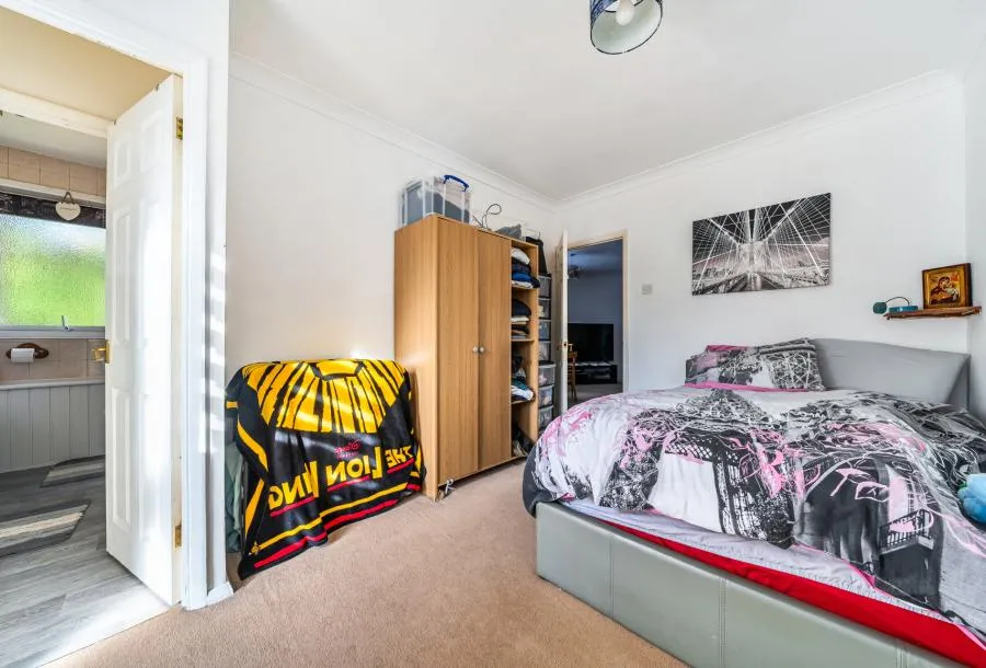 London Road, Redhill, RH1, photo 4