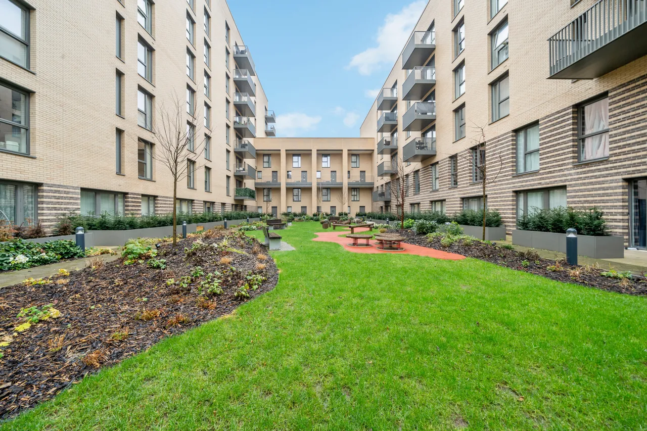 Perryfield Way, London, NW9, photo 6