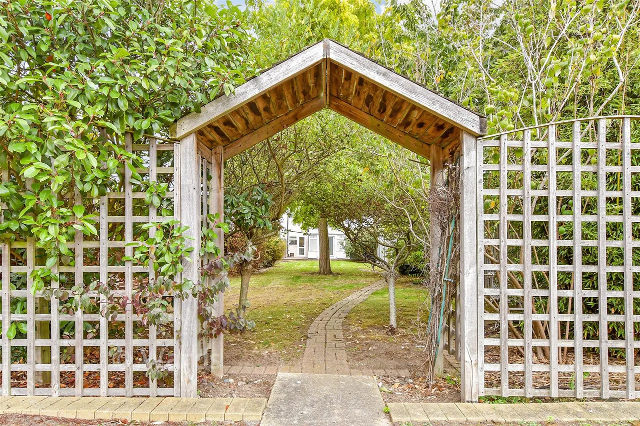 Higham Road, Wainscott, ME3, photo 14