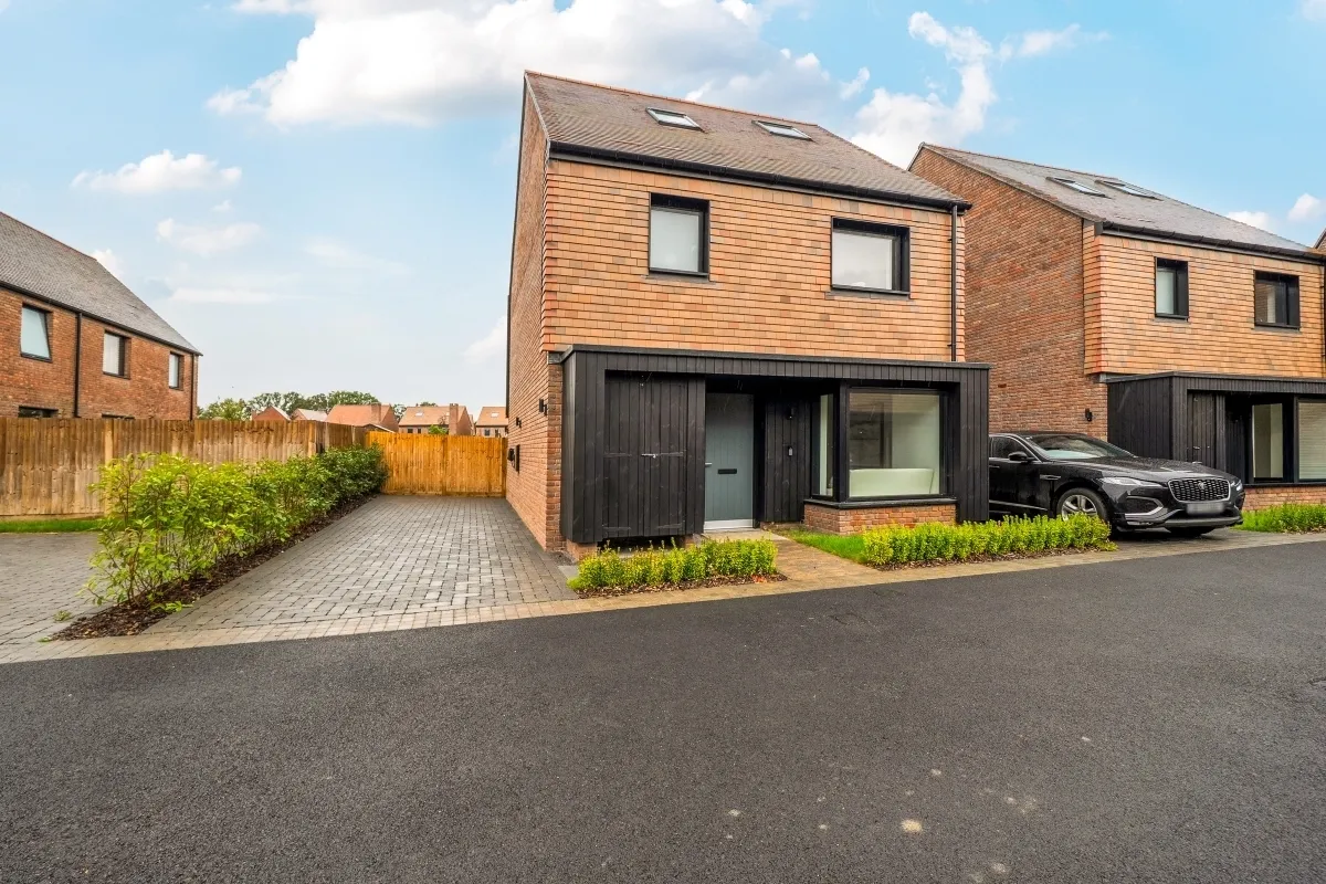 4 bed house to rent, Medland Close, Cranleigh, GU6