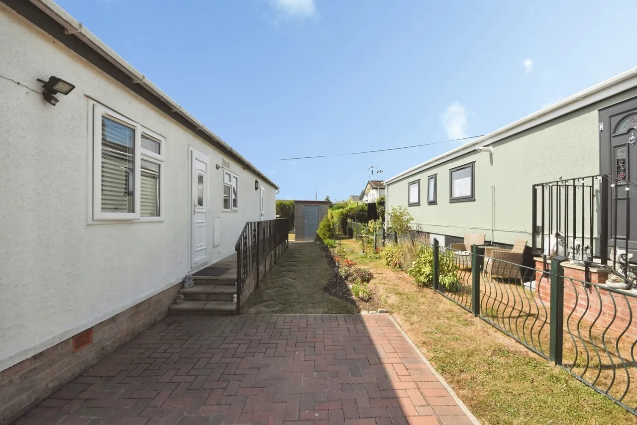 East Avenue, Althorne, Chelmsford, Essex, CM3, photo 2