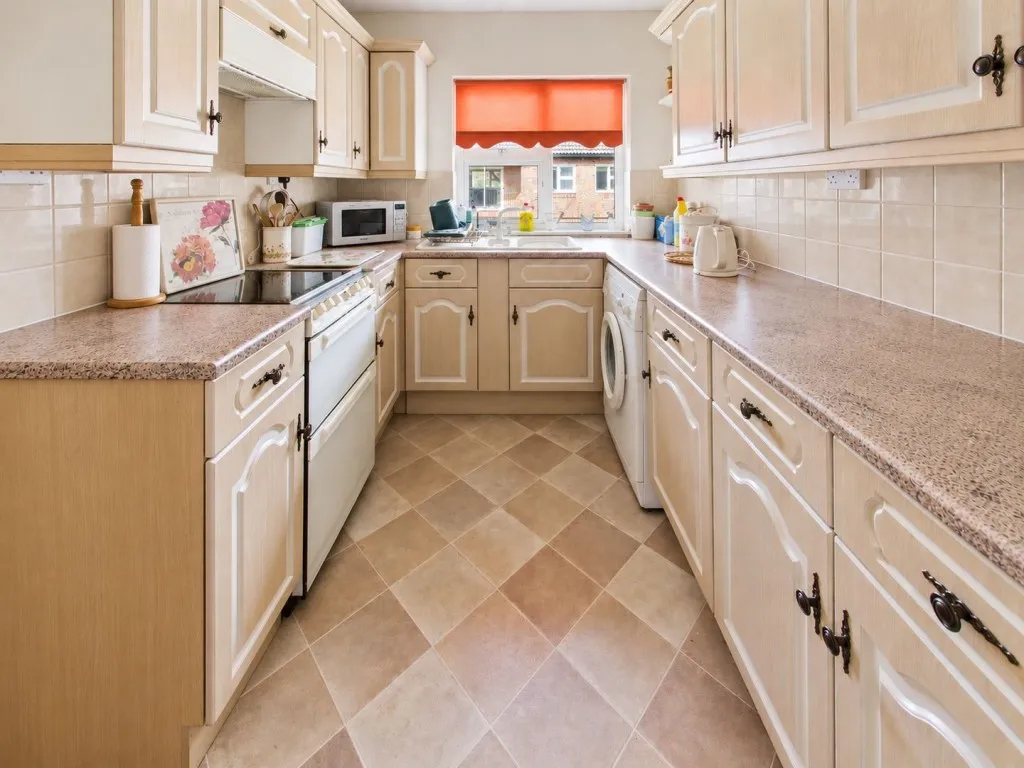 Riddell Gardens, Baldock, SG7, photo 11