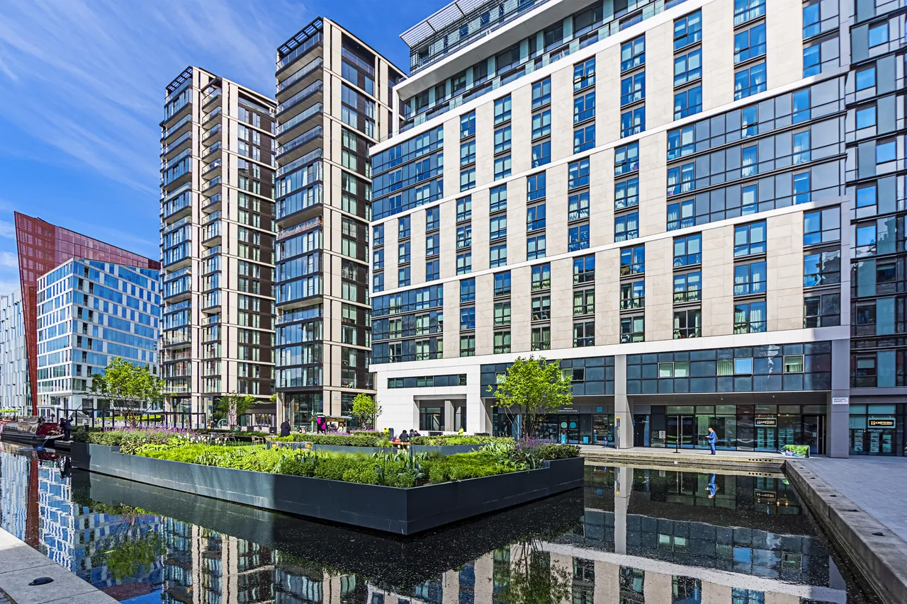 2 bed flat for sale — Merchant Square East, LONDON, W2