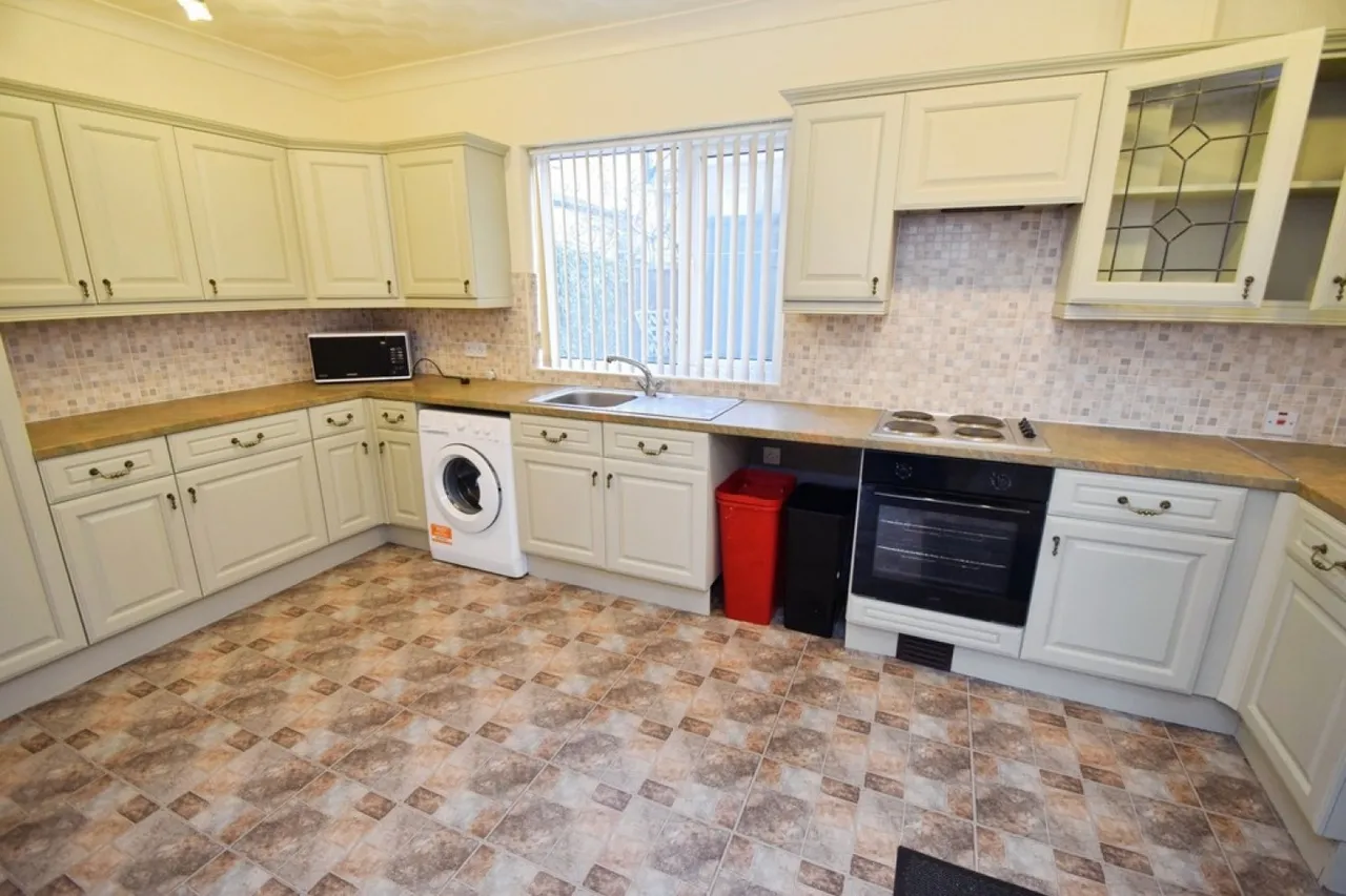 Thackley, Bradford, West Yorkshire, photo 4