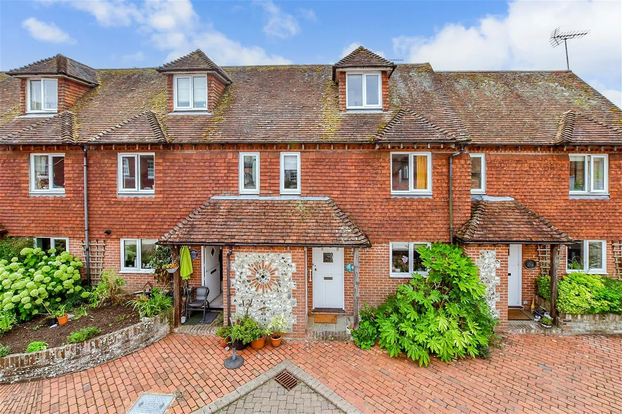 3 bed house for sale, Surrey Wharf, Arundel, BN18