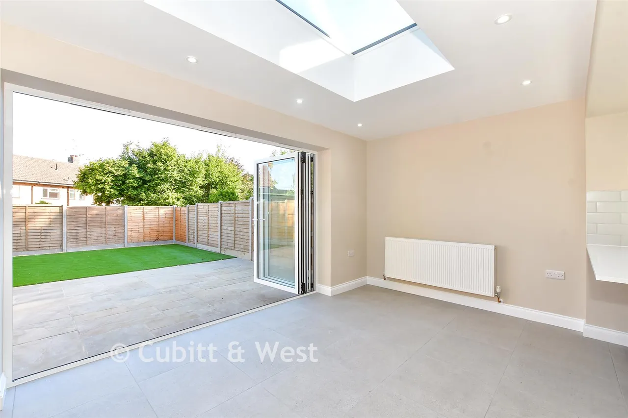 Gloucester Road, Waterlooville, PO7, photo 5