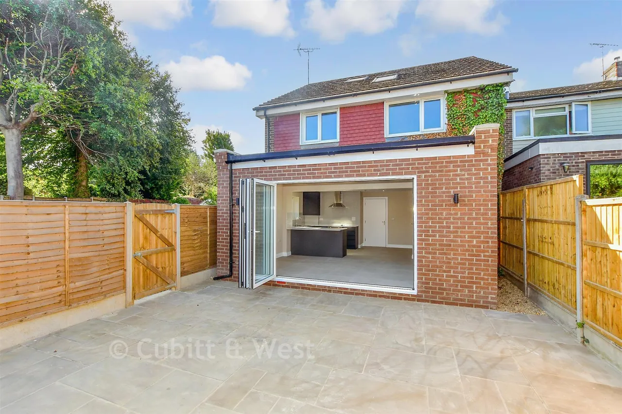 Gloucester Road, Waterlooville, PO7, photo 2