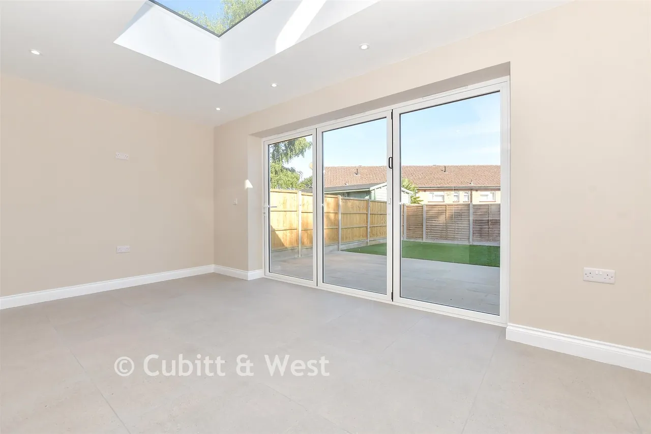 Gloucester Road, Waterlooville, PO7, photo 7