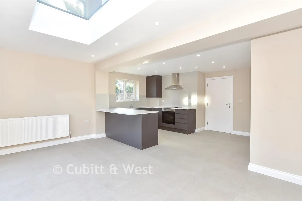 Gloucester Road, Waterlooville, PO7, photo 8