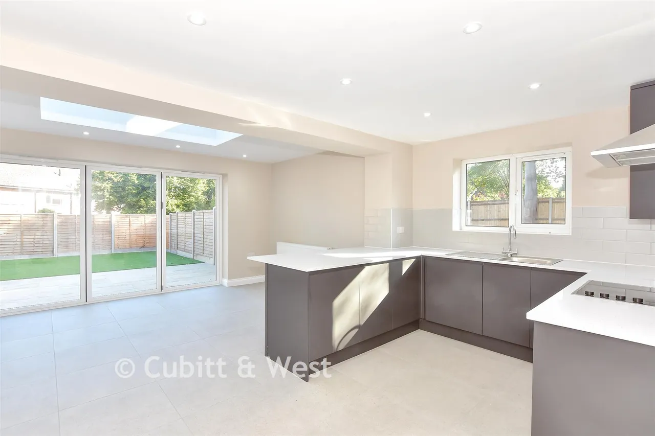Gloucester Road, Waterlooville, PO7, photo 4
