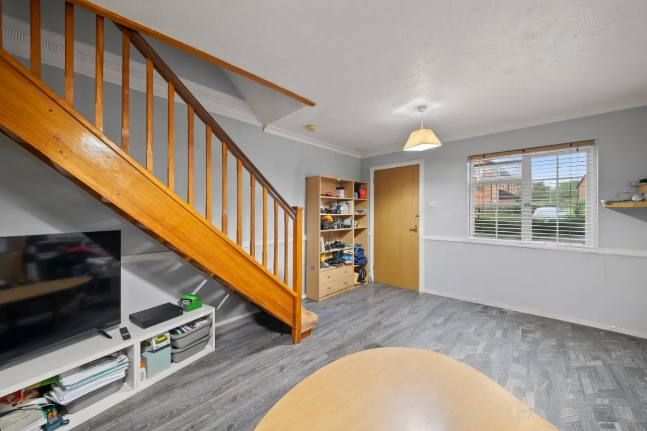 Abbey Close, Hayes, UB3, photo 2