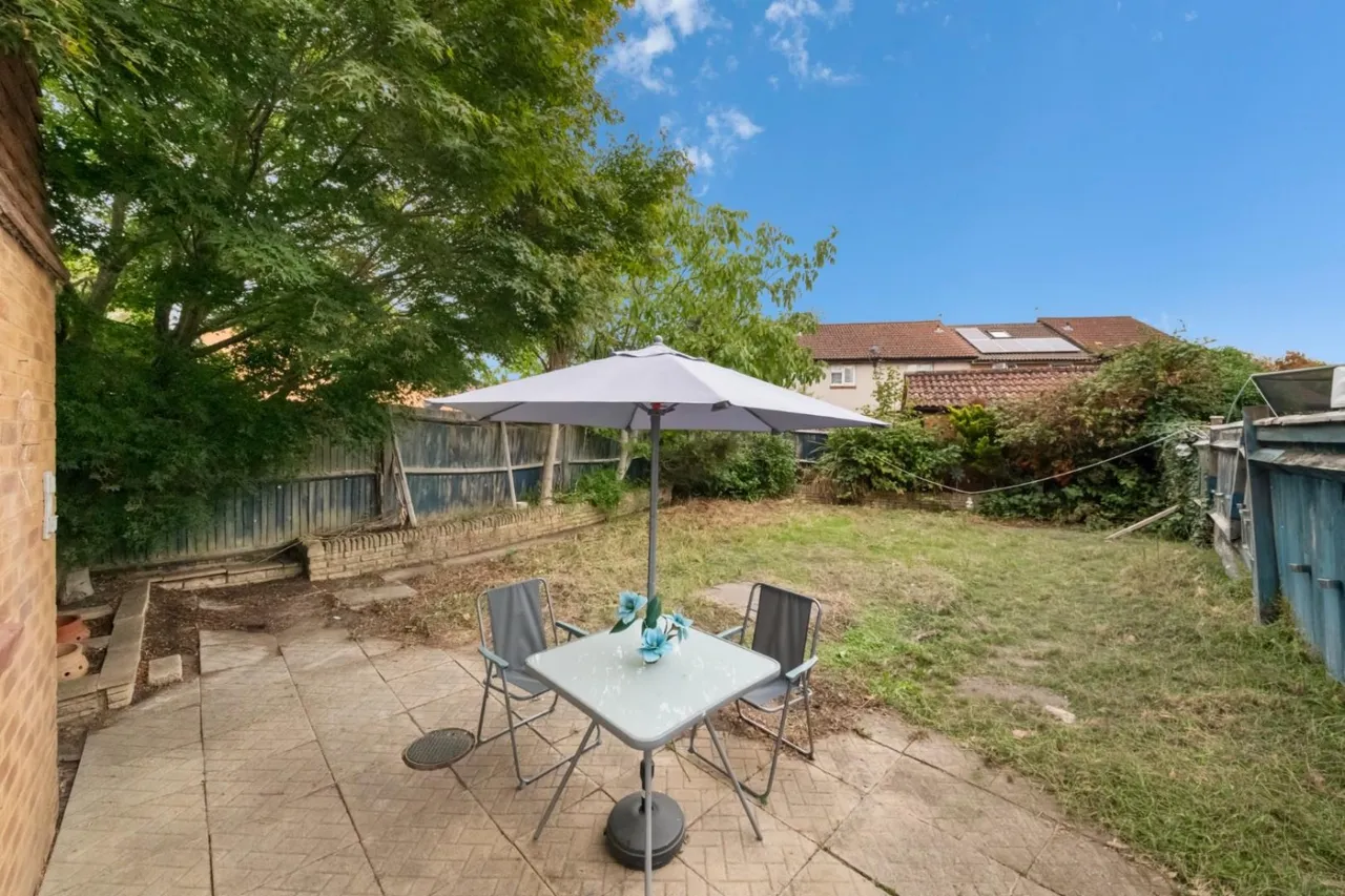 Abbey Close, Hayes, UB3, photo 9