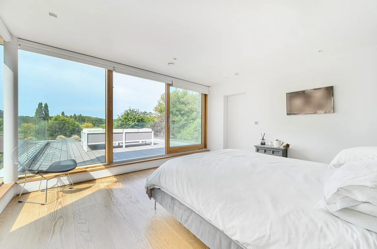 Architect-Designed Contemporary Residence, West Malling, photo 16