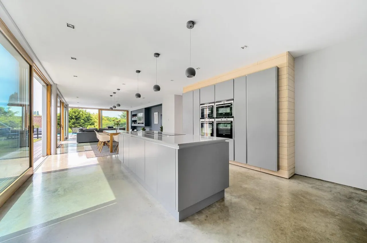 Architect-Designed Contemporary Residence, West Malling, photo 2