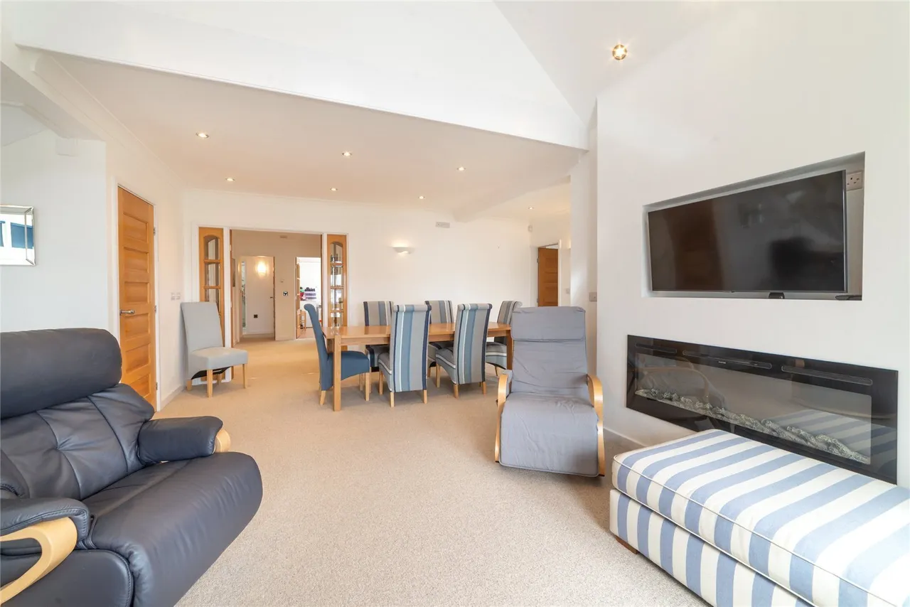 Beach Road, Benllech, photo 23