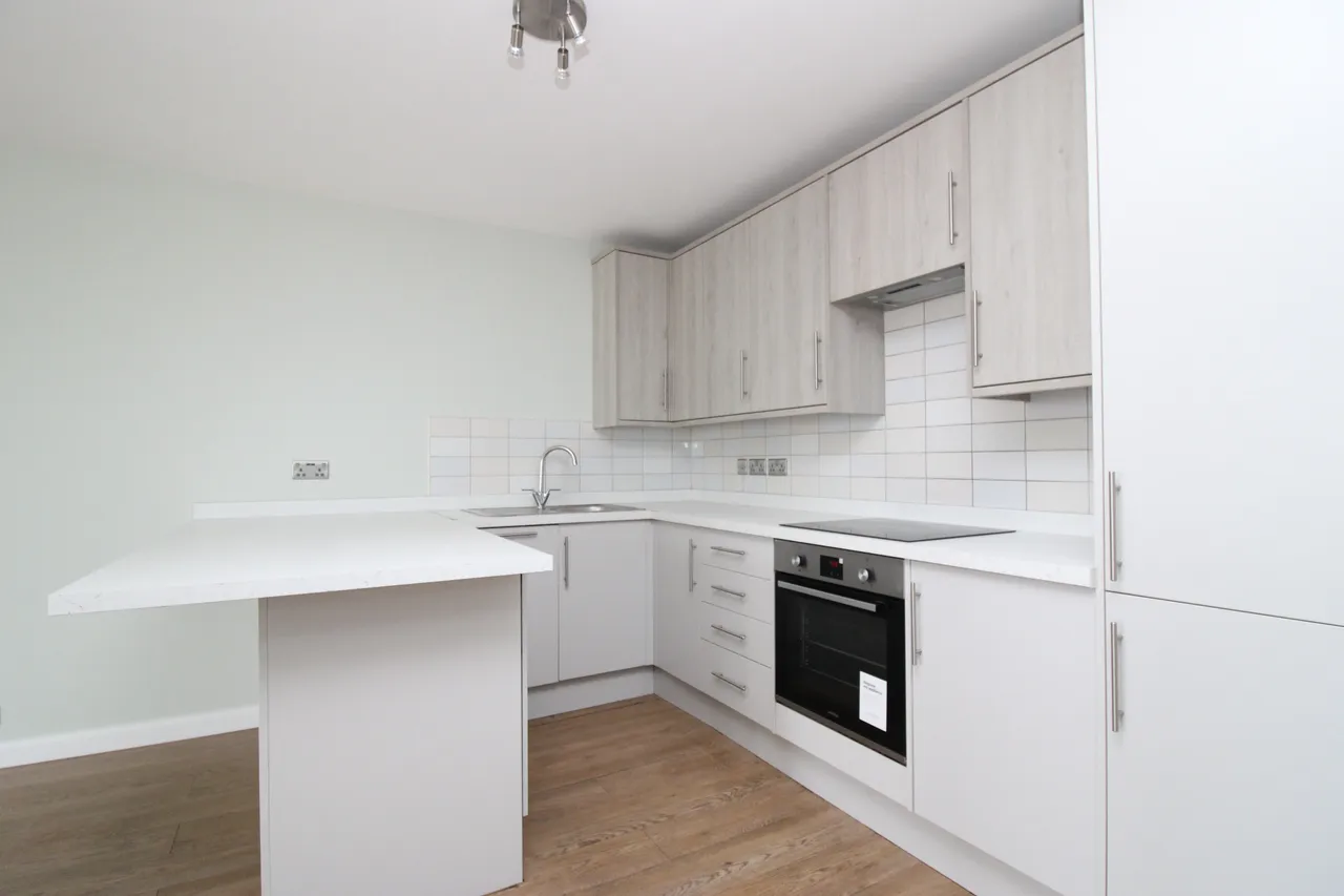 Kings Road, BN1, photo 2