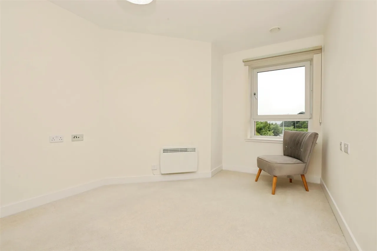 Stewarton Road, Newton Mearns, G77, photo 5