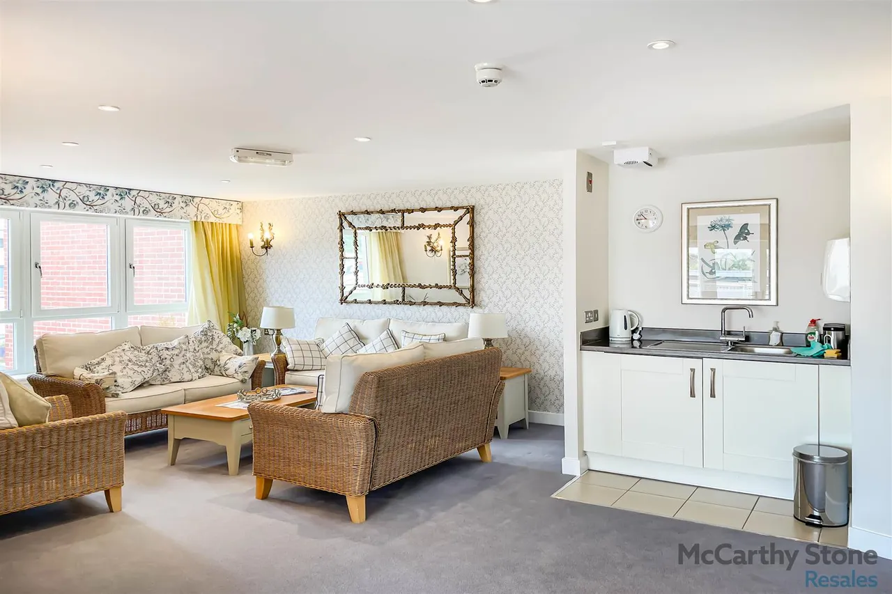 Stewarton Road, Newton Mearns, G77, photo 16