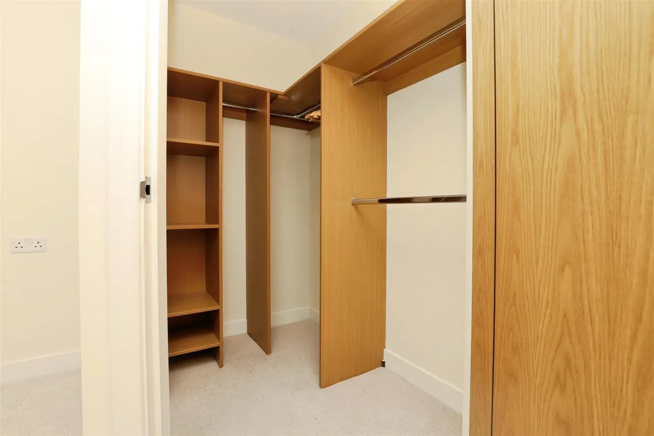 Stewarton Road, Newton Mearns, G77, photo 6