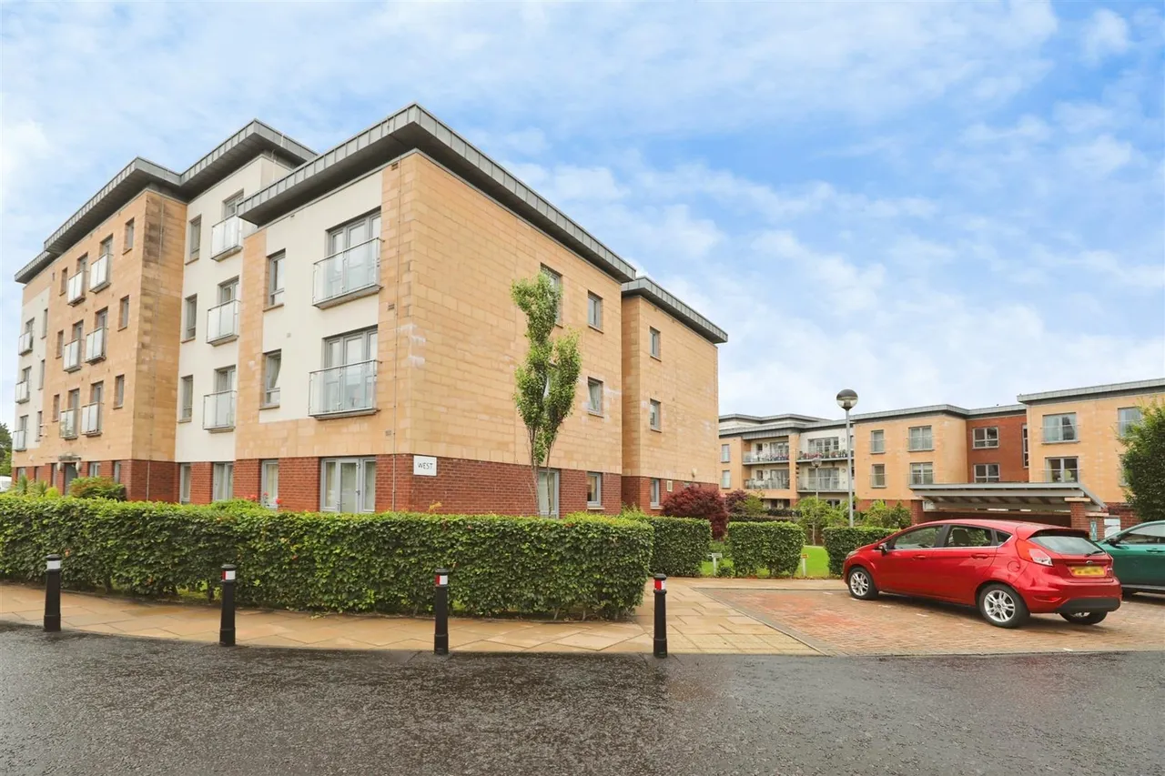 Stewarton Road, Newton Mearns, G77, photo 18