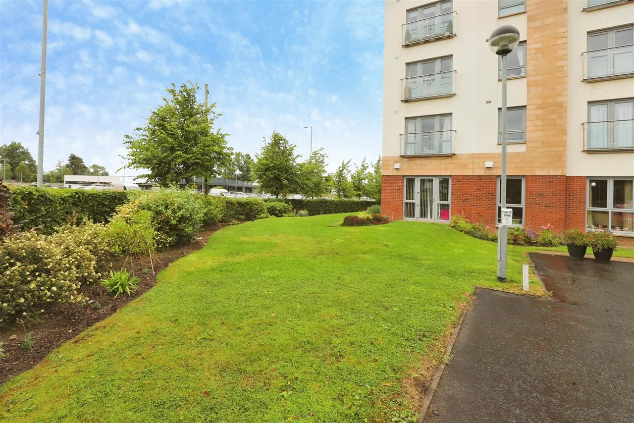 Stewarton Road, Newton Mearns, G77, photo 10