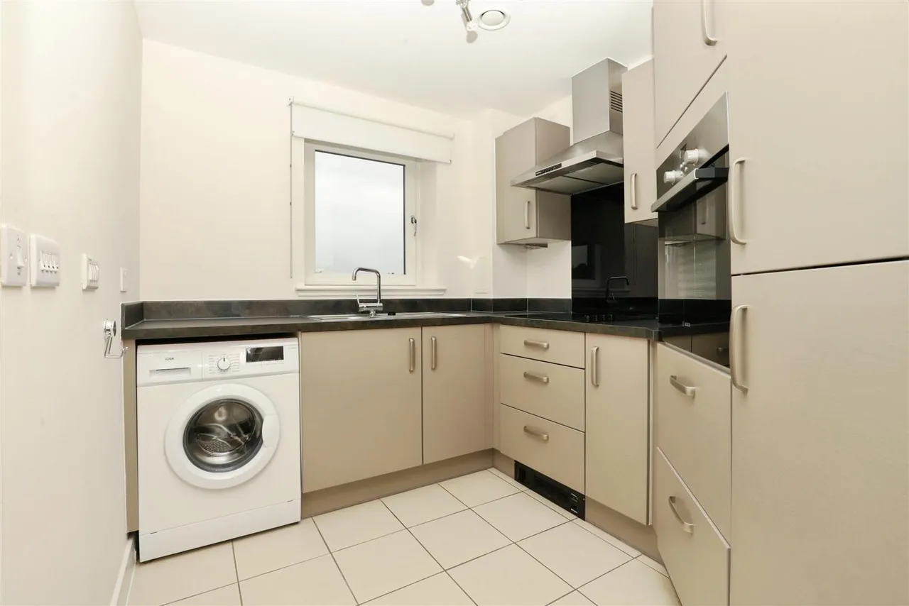 Stewarton Road, Newton Mearns, G77, photo 2