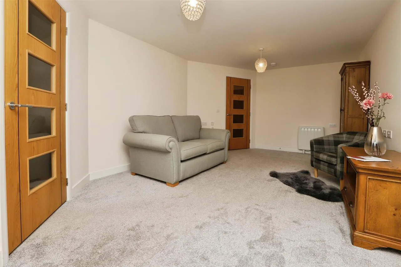 Stewarton Road, Newton Mearns, G77, photo 4