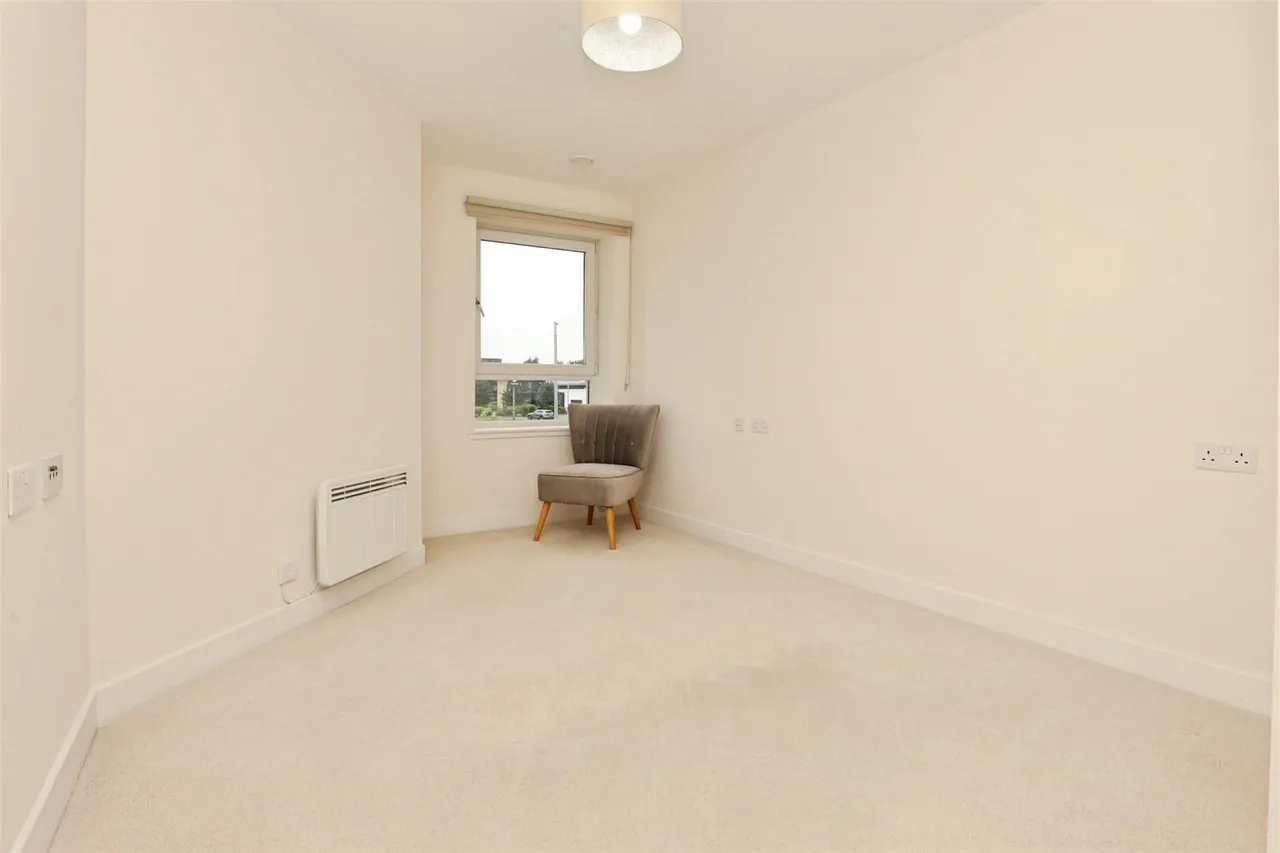 Stewarton Road, Newton Mearns, G77, photo 7